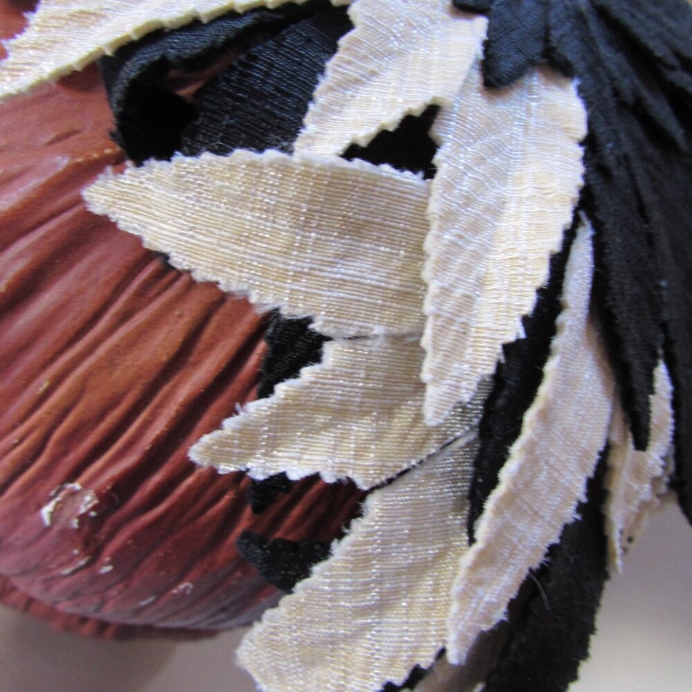 Mid Century Vintage Half Hat Overlapping Navy & Cream Leaves - Picture 8 of 12